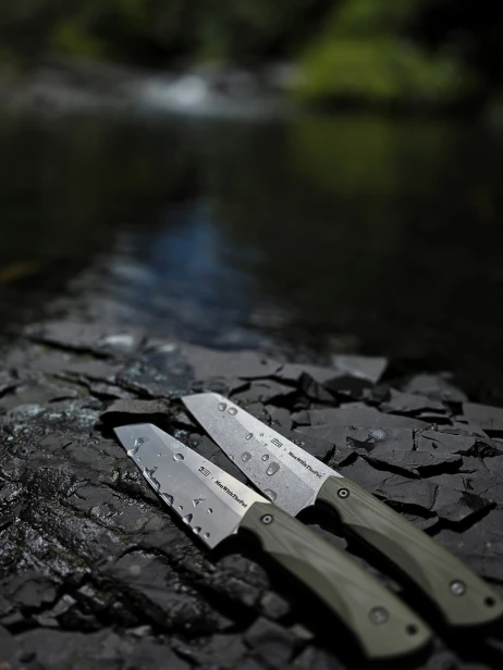 men with the pot chef knife